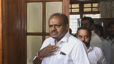 Channapatna will go for by-polls on November 13. The seat fell vacant after the election of its representative, Kumaraswamy, to Lok Sabha from the Mandya parliamentary segment. Channapatna will go for by-polls on November 13. The seat fell vacant after the election of its representative, Kumaraswamy, to Lok Sabha from the Mandya parliamentary segment.