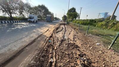A portion of southern peripheral road in bad condition near DLF Corporate Greens. (Parveen Kumar/HT Photo) A portion of southern peripheral road in bad condition near DLF Corporate Greens. (Parveen Kumar/HT Photo)