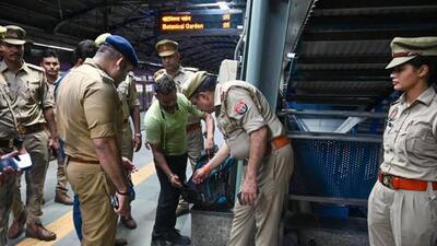 Anticipating the increased movement of vehicles and shoppers, teams have been deployed at key locations in GB Nagar to conduct checks, police chief Laxmi Singh said. (HT Photo) Anticipating the increased movement of vehicles and shoppers, teams have been deployed at key locations in GB Nagar to conduct checks, police chief Laxmi Singh said. (HT Photo)