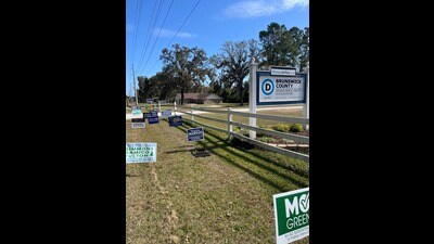 At the Brunswick county Democratic Party headquarters, signs of local candidates in the race (HT) At the Brunswick county Democratic Party headquarters, signs of local candidates in the race (HT)
