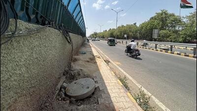 GMDA officials noted that the drains would help address waterlogging along the Southern Peripheral Road and Dwarka Expressway. (Parveen Kumar/HT Photo) GMDA officials noted that the drains would help address waterlogging along the Southern Peripheral Road and Dwarka Expressway. (Parveen Kumar/HT Photo)