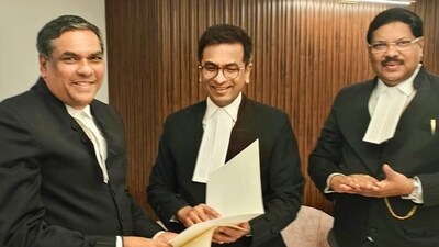 Chief Justice of India (CJI) Justice DY Chandrachud shares a letter of recommendation naming Justice Sanjiv Khanna (L) as his successor. (PTI file photo) Chief Justice of India (CJI) Justice DY Chandrachud shares a letter of recommendation naming Justice Sanjiv Khanna (L) as his successor. (PTI file photo)