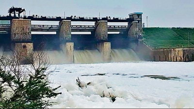 Toxic foam seen floating due to heavy rainfall in the Kelavarapalli Dam in Hosur on Thursday. (ANI) Toxic foam seen floating due to heavy rainfall in the Kelavarapalli Dam in Hosur on Thursday. (ANI)