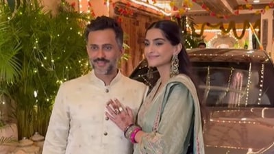 Anand Ahuja and Sonam Kapoor wore traditional outfits for their Karwa Chauth celebrations. (Instagram) Anand Ahuja and Sonam Kapoor wore traditional outfits for their Karwa Chauth celebrations. (Instagram)