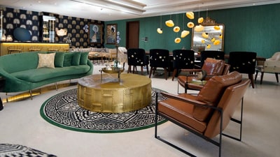 Maximalist home decor can be jarring if not executed properly. (x/@gonsalves_r) Maximalist home decor can be jarring if not executed properly. (x/@gonsalves_r)
