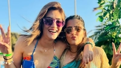 Kriti Sanon says relatives treat her sister Nupur Sanon differently Kriti Sanon says relatives treat her sister Nupur Sanon differently