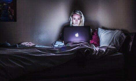 30 minutes before bedtime, avoid using any gadgets or devices (Photo by Victoria Heath on Unsplash) 30 minutes before bedtime, avoid using any gadgets or devices (Photo by Victoria Heath on Unsplash)