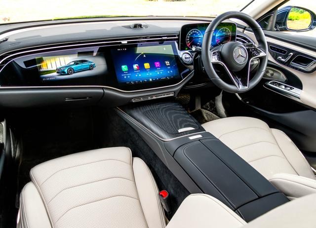 The star of the Mercedes-Benz E-Class is the edge-to-edge superscreen. The star of the Mercedes-Benz E-Class is the edge-to-edge superscreen.