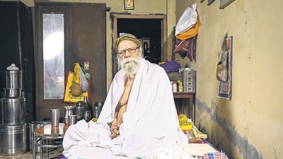 Dayaram Das said compared to the past, there is a lot of chaos in today’s politics. (Raju Shinde/HT Photo ) Dayaram Das said compared to the past, there is a lot of chaos in today’s politics. (Raju Shinde/HT Photo )