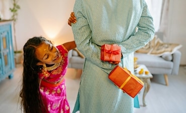 Diwali 2024: Don’t dampen the excitement of your loved ones with boring gifts. (Pexels) Diwali 2024: Don’t dampen the excitement of your loved ones with boring gifts. (Pexels)