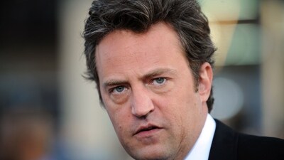 Actor Matthew Perry arrives at the Los Angeles premiere of 17 Again at the Grauman's Chinese Theater in Hollywood, California, April 14, 2009. (AFP) Actor Matthew Perry arrives at the Los Angeles premiere of 17 Again at the Grauman's Chinese Theater in Hollywood, California, April 14, 2009. (AFP)