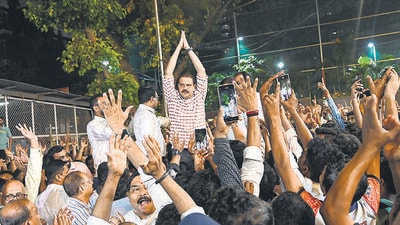 Mumbai, India, Oct 25, 2024: Sudhir Salvi, a Shiv Sena leader and honorary secretary of the Lalbaughcha Raja Ganesh Mandal, addressed his supporters outside the Shiv Sena office (Shakha) in Lalbaug, Mumbai. Salvi and his supporters expressed their discontent after Uddhav Thackeray, the Chief of the Shiv Sena (UBT) party, announced an assembly ticket to MLA Ajay Choudhary. Mumbai, India. Oct 25, 2024. (Photo by Raju Shinde/HT Photo) (Hindustan Times) Mumbai, India, Oct 25, 2024: Sudhir Salvi, a Shiv Sena leader and honorary secretary of the Lalbaughcha Raja Ganesh Mandal, addressed his supporters outside the Shiv Sena office (Shakha) in Lalbaug, Mumbai. Salvi and his supporters expressed their discontent after Uddhav Thackeray, the Chief of the Shiv Sena (UBT) party, announced an assembly ticket to MLA Ajay Choudhary. Mumbai, India. Oct 25, 2024. (Photo by Raju Shinde/HT Photo) (Hindustan Times)