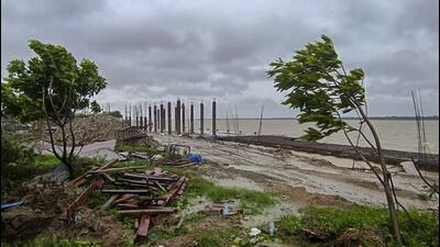 Strong winds sweep through Dhamra in the aftermath of Cyclone ‘Dana’ in Bhadrak district of Odisha on Friday. (PTI Photo) Strong winds sweep through Dhamra in the aftermath of Cyclone ‘Dana’ in Bhadrak district of Odisha on Friday. (PTI Photo)