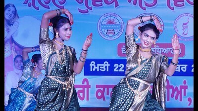 Students performing at the youth festival at GCG in Ludhiana on Friday. (Gurpreet Singh/Hindustan Times) Students performing at the youth festival at GCG in Ludhiana on Friday. (Gurpreet Singh/Hindustan Times)