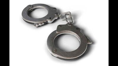 Three unidentified men allegedly assaulted two individuals and snatched a mobile phone near Nanda Farm in Khudda Jassu village late night on Thursday. (HT File) Three unidentified men allegedly assaulted two individuals and snatched a mobile phone near Nanda Farm in Khudda Jassu village late night on Thursday. (HT File)