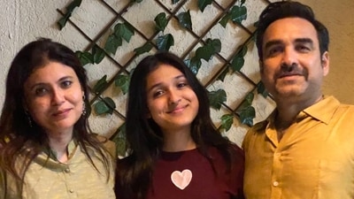 Pankaj Tripathi's wife Mridula Tripathi said that her mother-in-law has still not accepted her. Pankaj Tripathi's wife Mridula Tripathi said that her mother-in-law has still not accepted her.