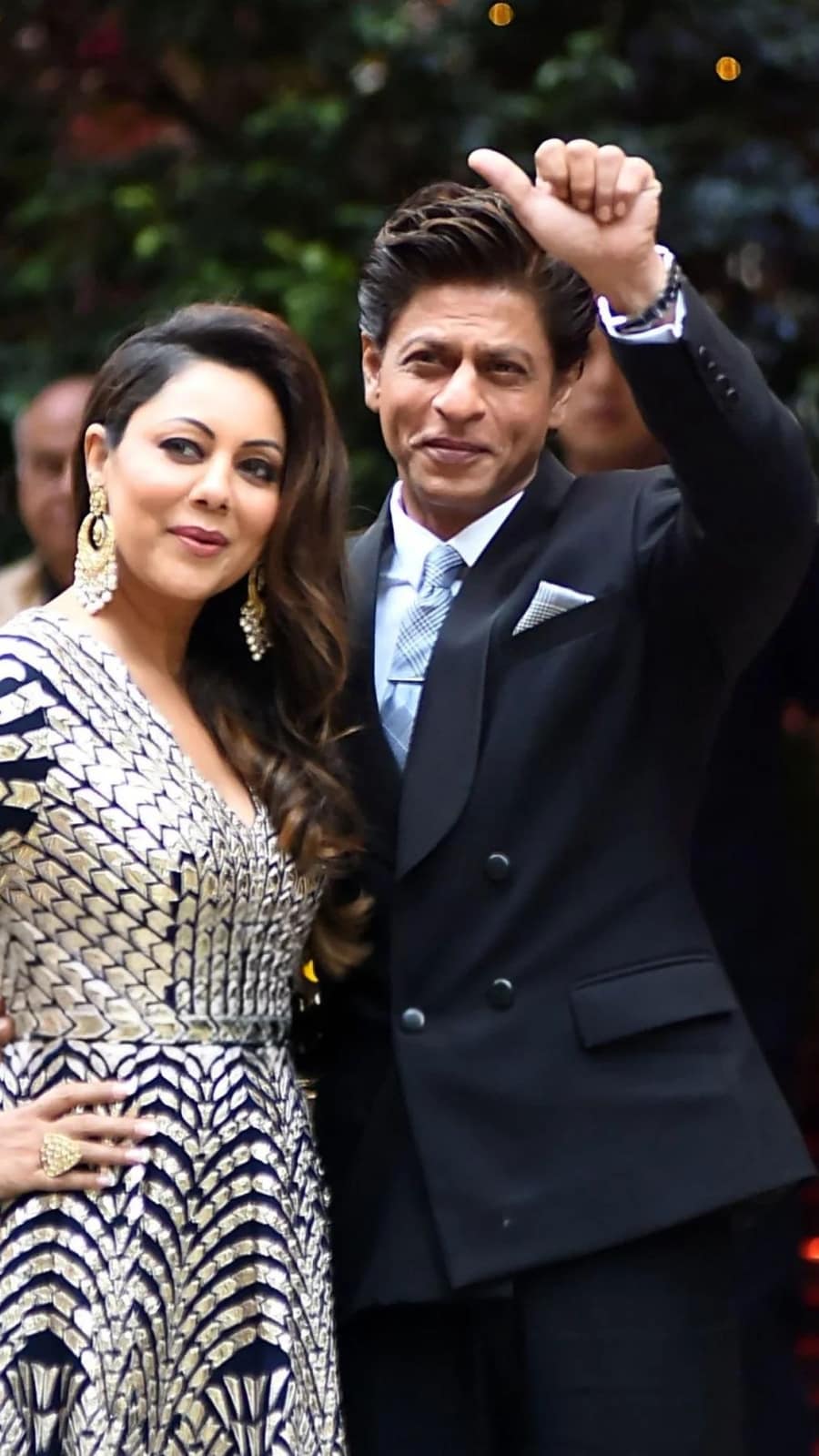 Shah Rukh Khan and Gauri Khan's filmy love story and 33 years of ...
