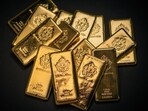 Gold rates in Delhi dropped slightly to  <span class='webrupee'>₹</span>79,763.0 for 10 grams today on Saturday, October 26, 2024, while it was  <span class='webrupee'>₹</span>80,253.0 for 10 grams yesterday.