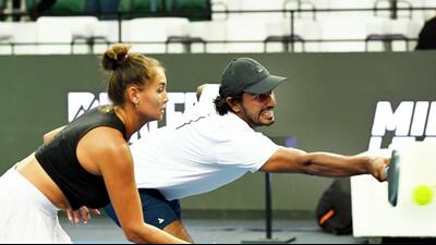 Armaan Bhatia and Roos van Reek at PWR DUPR India Masters at DLTA in New Delhi on Saturday. (Arvind Yadav/ Hindustan Times) Armaan Bhatia and Roos van Reek at PWR DUPR India Masters at DLTA in New Delhi on Saturday. (Arvind Yadav/ Hindustan Times)