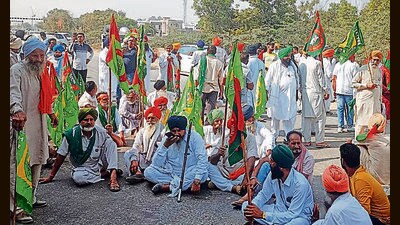 Farmers stage a protest against the Punjab Government over various demands including paddy procurement in Sangrur on Saturday. (ANI) Farmers stage a protest against the Punjab Government over various demands including paddy procurement in Sangrur on Saturday. (ANI)