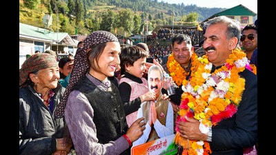 Himachal Pradesh chief minister Sukhvinder Singh Sukhu interacts with people during the launch of 'Sarkar Gaon ke Dwar' programme at Dodra-Kwar village in Shimla on Saturday. (PTI) Himachal Pradesh chief minister Sukhvinder Singh Sukhu interacts with people during the launch of 'Sarkar Gaon ke Dwar' programme at Dodra-Kwar village in Shimla on Saturday. (PTI)