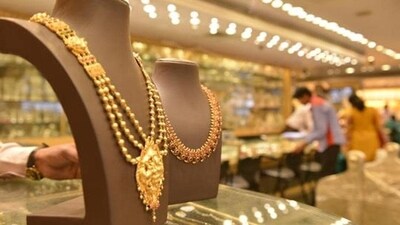 Dhanteras shopping before Diwali 2024: Dhanteras is a spiritual day, full of divine energy that makes certain purchase more auspicious. (HT File Photo) Dhanteras shopping before Diwali 2024: Dhanteras is a spiritual day, full of divine energy that makes certain purchase more auspicious. (HT File Photo)