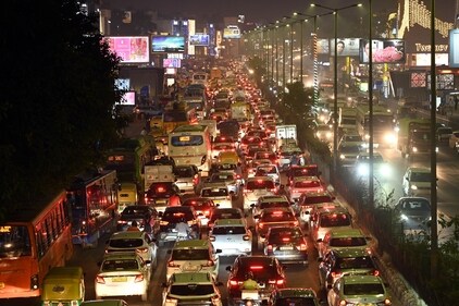 Massive Traffic Jam at South Ext. in New Delhi, India, on Saturday, October 26, 2024. (Arvind Yadav/ Hindustan Times) Massive Traffic Jam at South Ext. in New Delhi, India, on Saturday, October 26, 2024. (Arvind Yadav/ Hindustan Times)