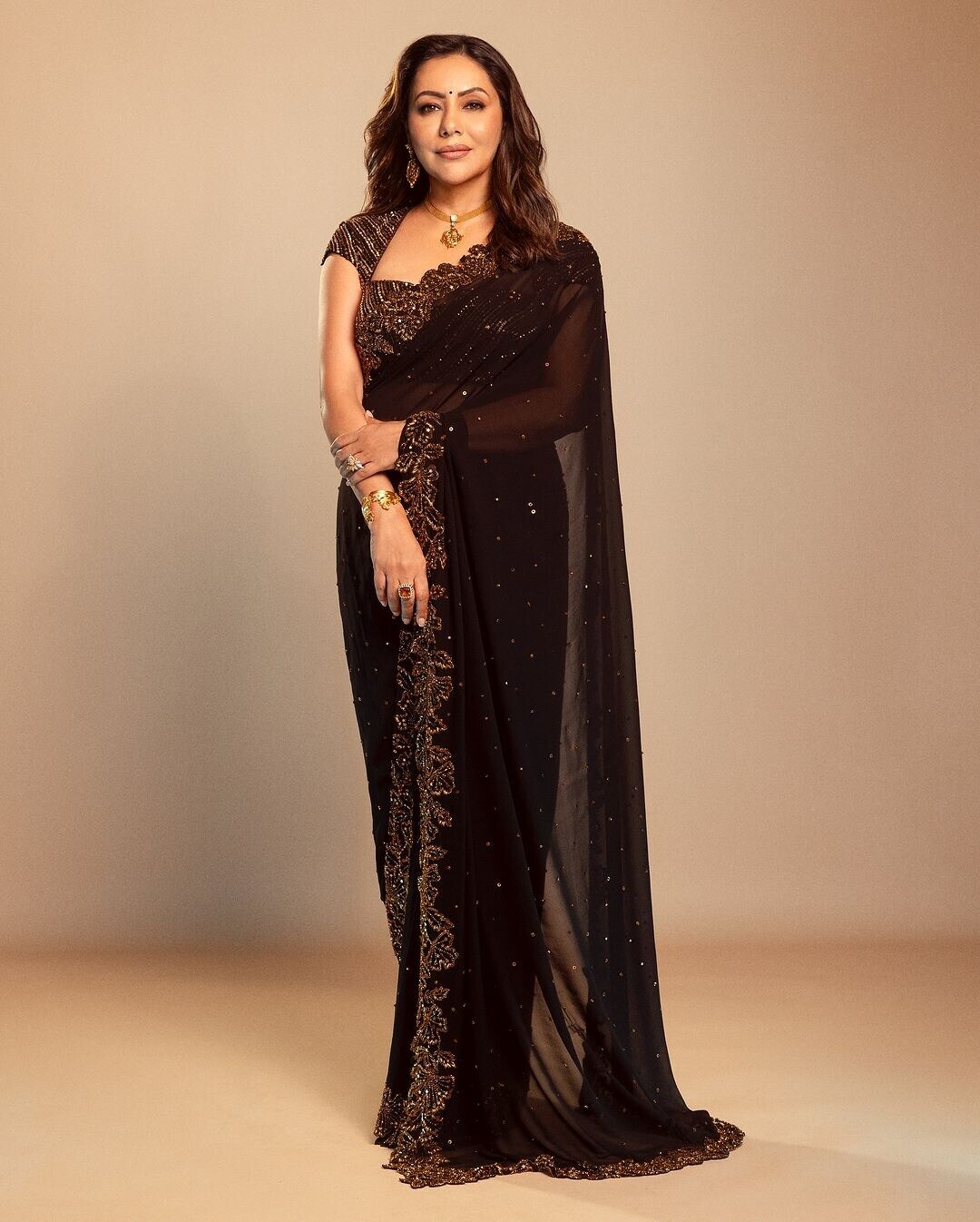 gauri khan dress designer Gauri Khan in Falguni Shane Peacock