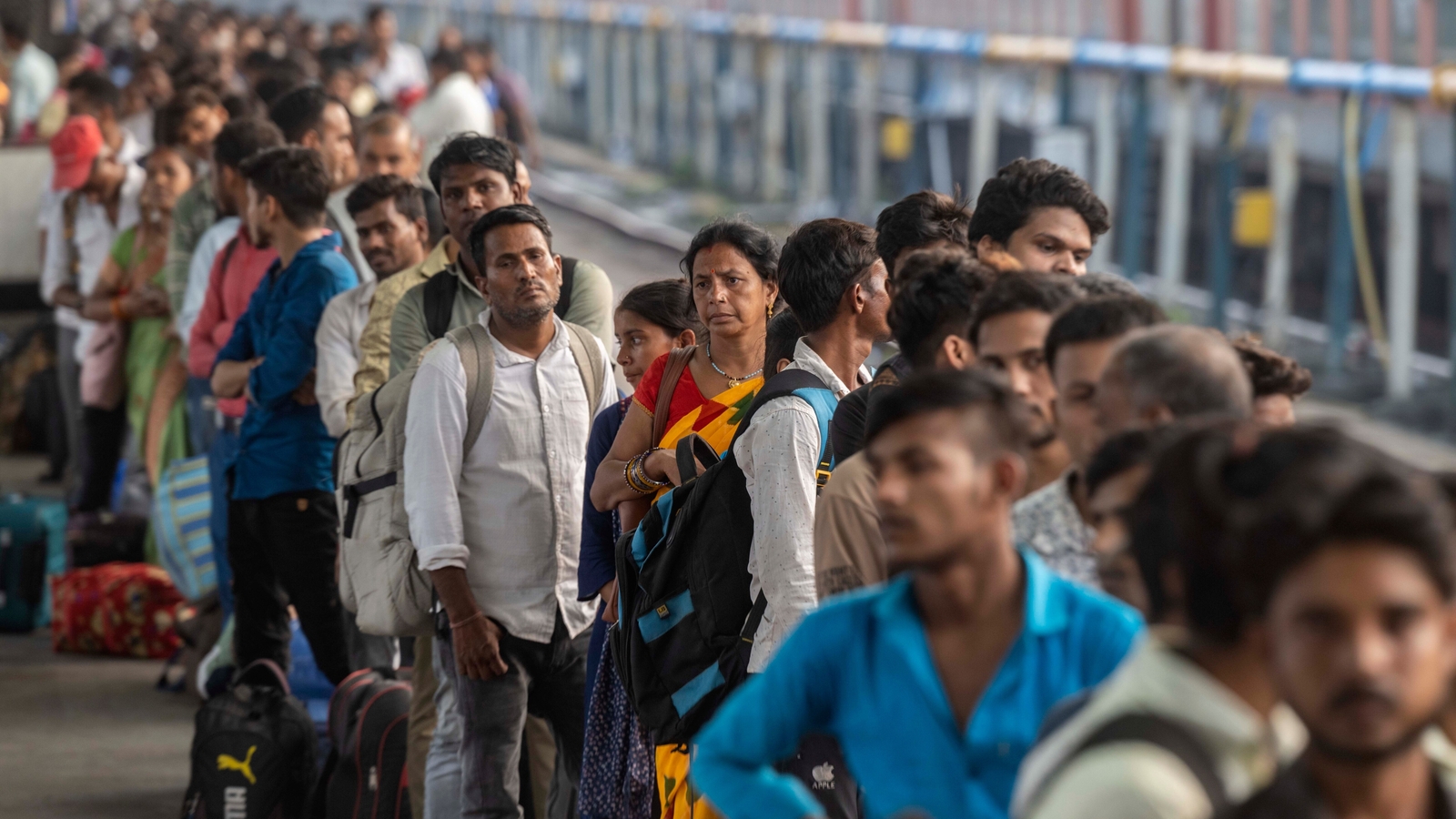 Maharashtra: Platform ticket sales restricted at select stations after Bandra stampede | Latest News India Maharashtra: Platform ticket sales restricted at select stations after Bandra stampede | Latest News India