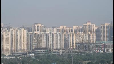 Following directions from the UP government, the Noida authority will purchase agricultural land directly from farmers, paying them the prevailing rate. (HT Archive) Following directions from the UP government, the Noida authority will purchase agricultural land directly from farmers, paying them the prevailing rate. (HT Archive)
