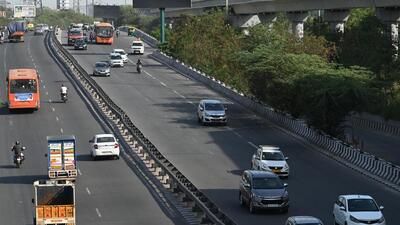 The Sarita Vihar flyover repairs faced delays despite receiving financial and administrative clearances over a year ago. (HT Archive) The Sarita Vihar flyover repairs faced delays despite receiving financial and administrative clearances over a year ago. (HT Archive)