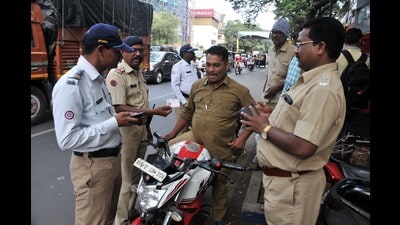 The police have put in place 27 fixed points to keep ‘drink and drive’ offenders under check, and immediately take legal action against them at the spot in the presence of eyewitnesses, videography and photography as mandated by the law. (HT PHOTO) The police have put in place 27 fixed points to keep ‘drink and drive’ offenders under check, and immediately take legal action against them at the spot in the presence of eyewitnesses, videography and photography as mandated by the law. (HT PHOTO)