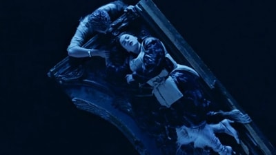At the end of Titanic, Kate Winslet's character is saved due to a floating 'door' while Leonardo Di Caprio's character dies. (Paramount Pictures) At the end of Titanic, Kate Winslet's character is saved due to a floating 'door' while Leonardo Di Caprio's character dies. (Paramount Pictures)