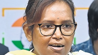 Party insiders said city Congress leaders like Varsha Gaikwad safeguarded their own interests by getting the seats they were plumping for. (Photo by Anshuman Poyrekar/ Hindustan Times) (Hindustan Times) Party insiders said city Congress leaders like Varsha Gaikwad safeguarded their own interests by getting the seats they were plumping for. (Photo by Anshuman Poyrekar/ Hindustan Times) (Hindustan Times)