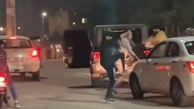 Occupants of a Mahindra Thar were filmed attacking a cab. (X/@ShivrattanDhil1)
