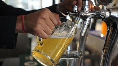 Karnataka's alcohol prices have been revised twice in the last two years. Liquor is most expensive in Karnataka compared to all other south Indian states. (Parveen Kumar/Hindustan Times) Karnataka's alcohol prices have been revised twice in the last two years. Liquor is most expensive in Karnataka compared to all other south Indian states. (Parveen Kumar/Hindustan Times)