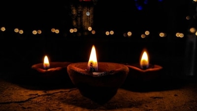 According to Hindu tradition, lighting 13 diyas on Dhanteras brings blessings of health and prosperity. (Unsplash) According to Hindu tradition, lighting 13 diyas on Dhanteras brings blessings of health and prosperity. (Unsplash)