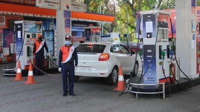 Oil marketing companies have announced an increase in dealer commissions for petrol pump dealers. (HT File Photo) Oil marketing companies have announced an increase in dealer commissions for petrol pump dealers. (HT File Photo)