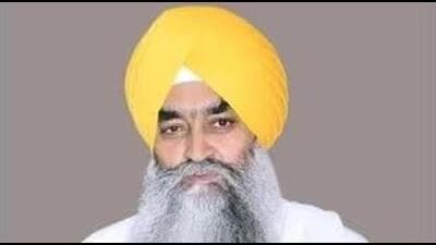 Akal Takht jathedar Giani Raghbir Singh asked the Sikh community go for traditional ghee diyas instead of decorative lights this year. (HT File)