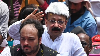 Bandra East MLA Zeeshan Siddique with his late father Baba Siddique in Mumbai.  (Raju Shinde/ HT file)