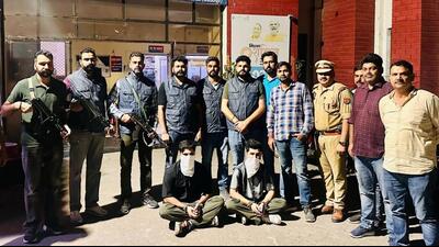 Lucknow deputy commissioner of police (north) Ram Nayan Singh said the two suspects have been identified as Bikramjit, alias Vicky, of Sur Singh village and Punjab Singh of Sandhra village, both in Tarn Taran district. (HT Photo) Lucknow deputy commissioner of police (north) Ram Nayan Singh said the two suspects have been identified as Bikramjit, alias Vicky, of Sur Singh village and Punjab Singh of Sandhra village, both in Tarn Taran district. (HT Photo)