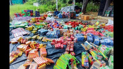 People prefer sparkling firecrackers that look attractive and generate less noise. (REPRESENTATIVE PIC) People prefer sparkling firecrackers that look attractive and generate less noise. (REPRESENTATIVE PIC)