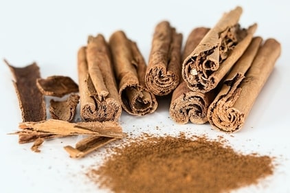 Regularly drinking cinnamon-infused water can help manage blood sugar spikes. (Pinterest)