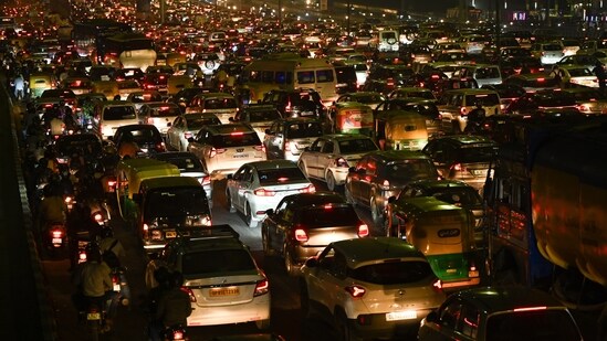 New Delhi, India - Oct. 29, 2024: Massive traffic Jam on the occasion of Dhanteras at Ghazipur, in East Delhi, India, on Tuesday, October 29, 2024. (Photo by Ajay Aggarwal/ Hindustan Times)(Hindustan Times)