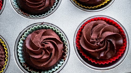 You can never go wrong with chocolate cupcakes on festivals (unsplash)