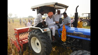 Cabinet minister Shyam Singh Rana at a farm in Karnal. (HT photo) Cabinet minister Shyam Singh Rana at a farm in Karnal. (HT photo)
