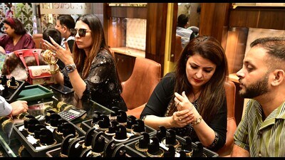 Jewellery sales dropped by 30-40% compared to last year, as the cost of 24-karat gold soared to ₹82,000 per 10 gm. (Keshav Singh/HT) Jewellery sales dropped by 30-40% compared to last year, as the cost of 24-karat gold soared to ₹82,000 per 10 gm. (Keshav Singh/HT)