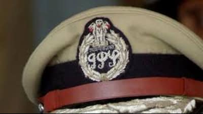 Two officers have been made DGPs and four ADGPs. Two officers have been made DGPs and four ADGPs.