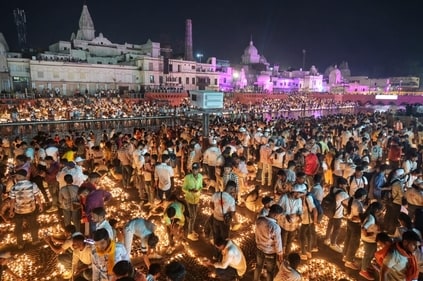 Citizen take part in the 'Deepotsav 2024' on the eve of the 'Diwali' festival, in Ayodhya on October 30. (Deepak Gupta/ Hindustan Times) Citizen take part in the 'Deepotsav 2024' on the eve of the 'Diwali' festival, in Ayodhya on October 30. (Deepak Gupta/ Hindustan Times)