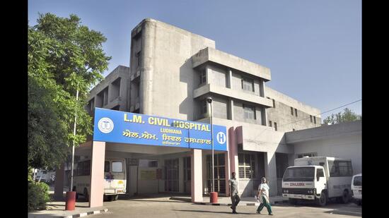 The district resident programmes (DRP) practitioners and other staff have also been asked to stay available on call. (HT Photo)